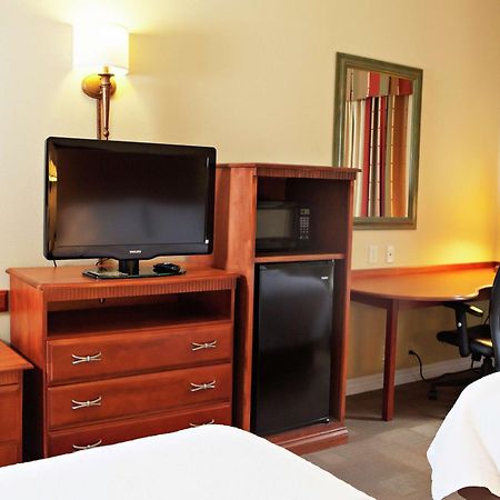 Hampton Inn Martin Eksteriør bilde